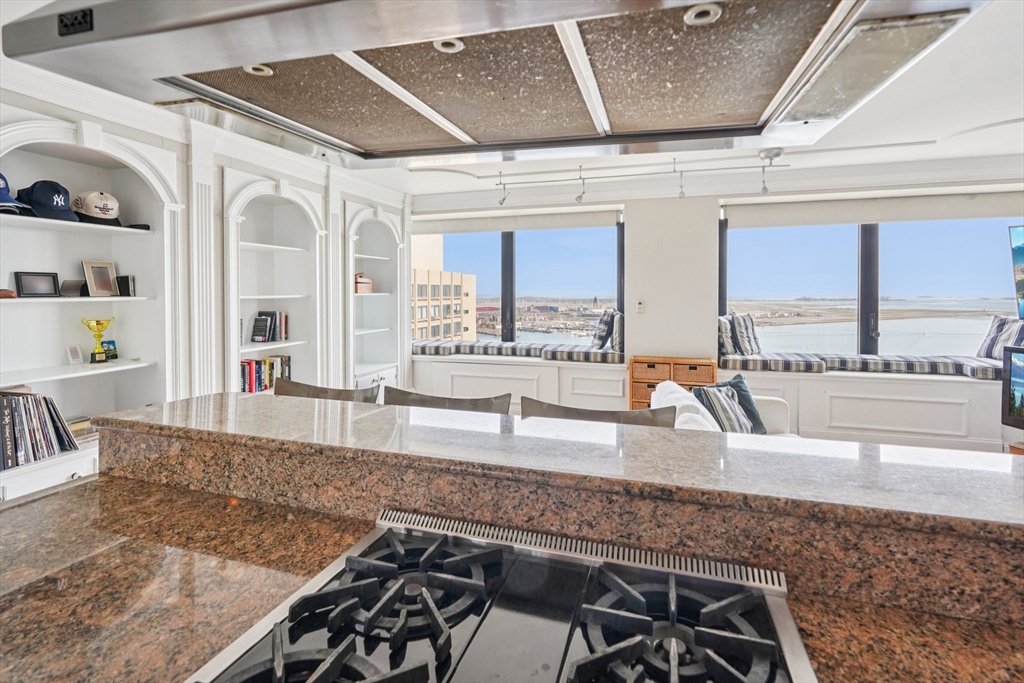 65 E India Row Unit: PHE