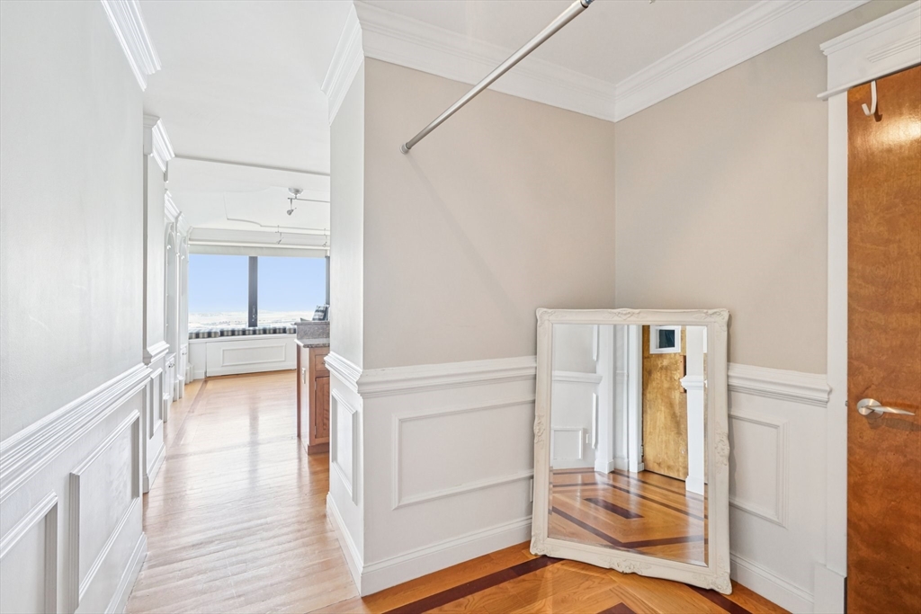 65 E India Row Unit: PHE