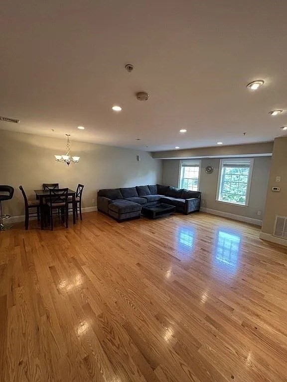 87 Franklin # 203