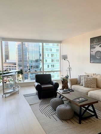1 Franklin St # 2807