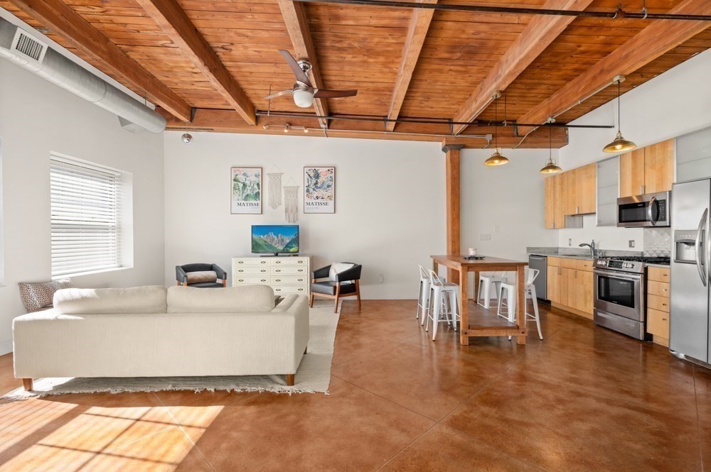 60 Dudley St. # 322