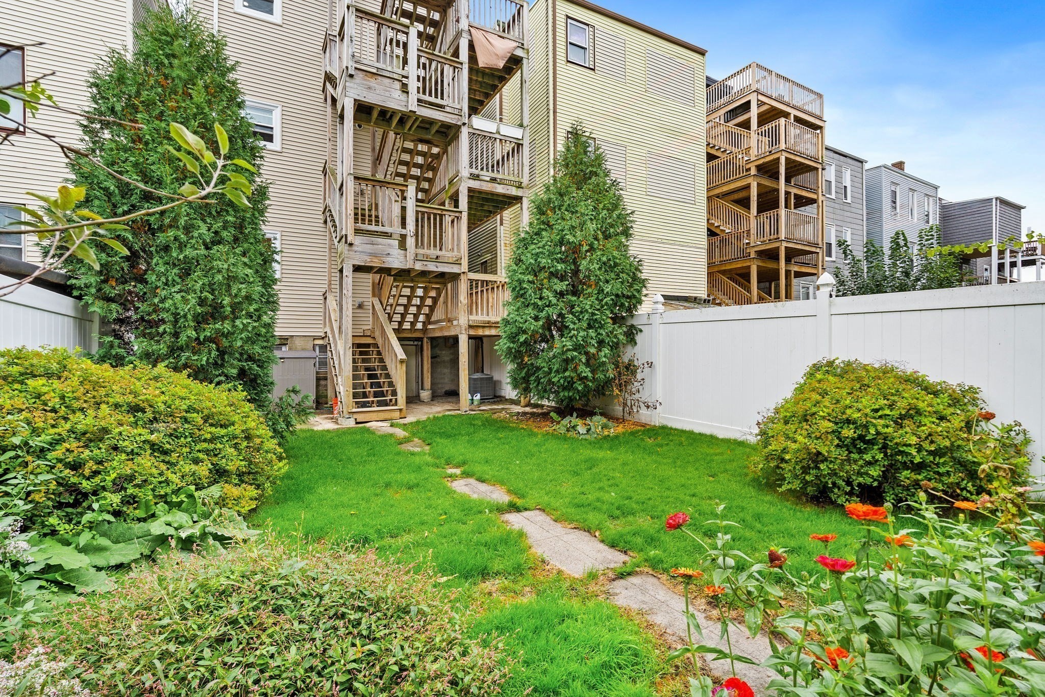 108 Bennington St # 1
