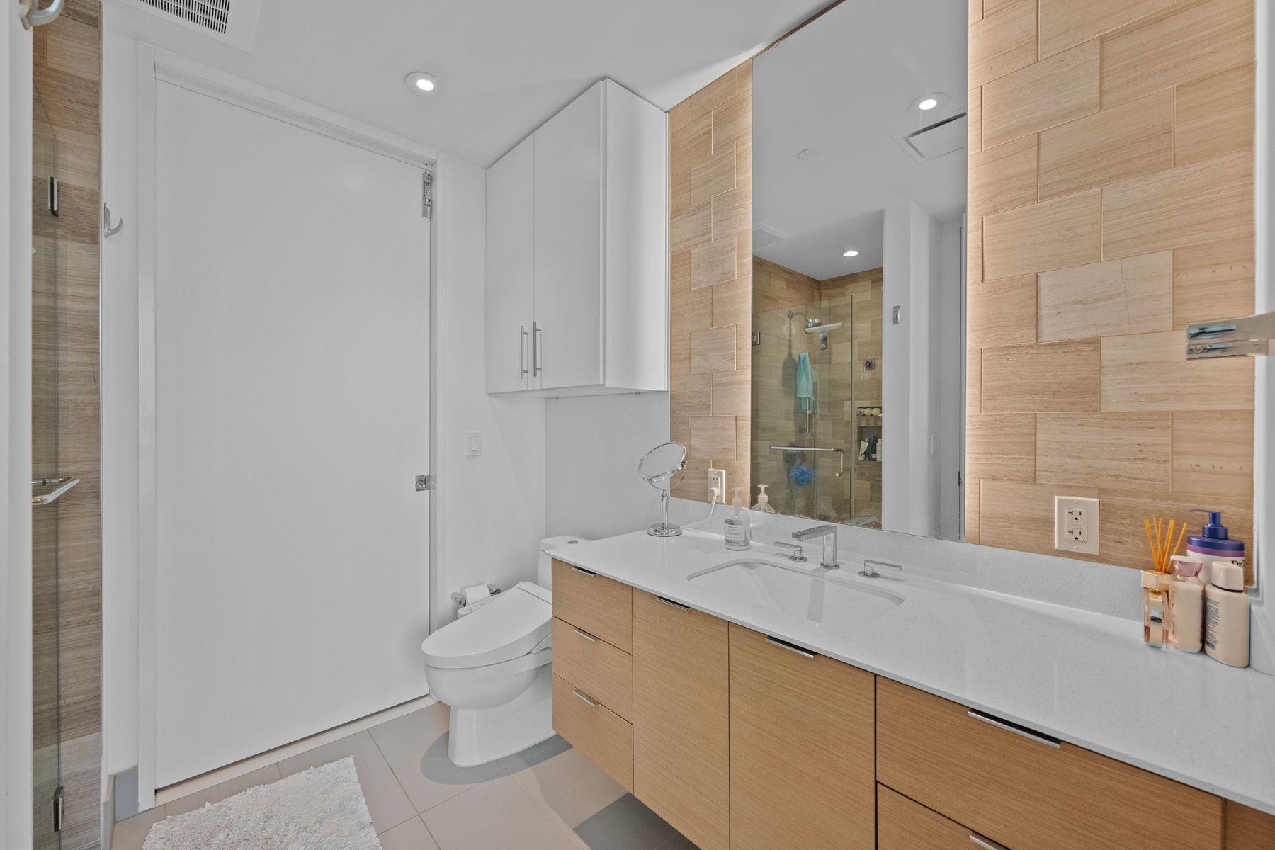 301 West Ave # 2902