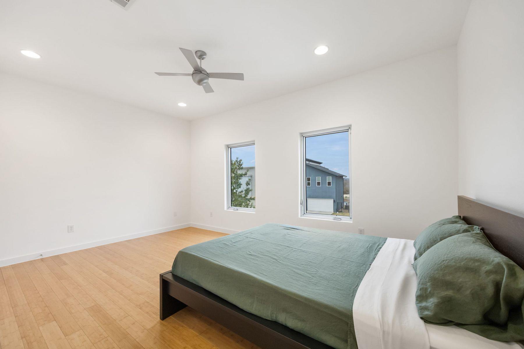 5421 Agatha CIR