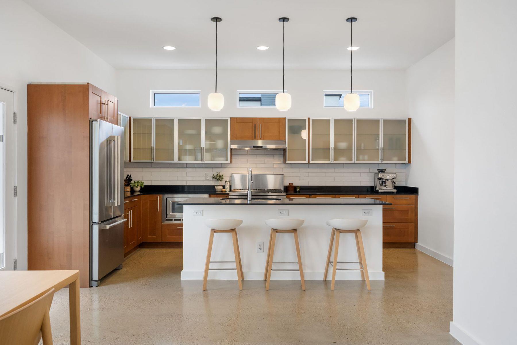 5421 Agatha CIR
