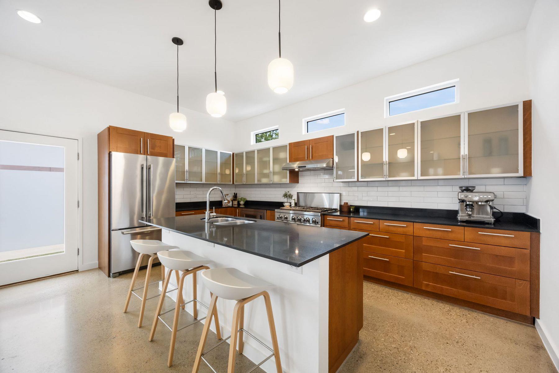 5421 Agatha CIR