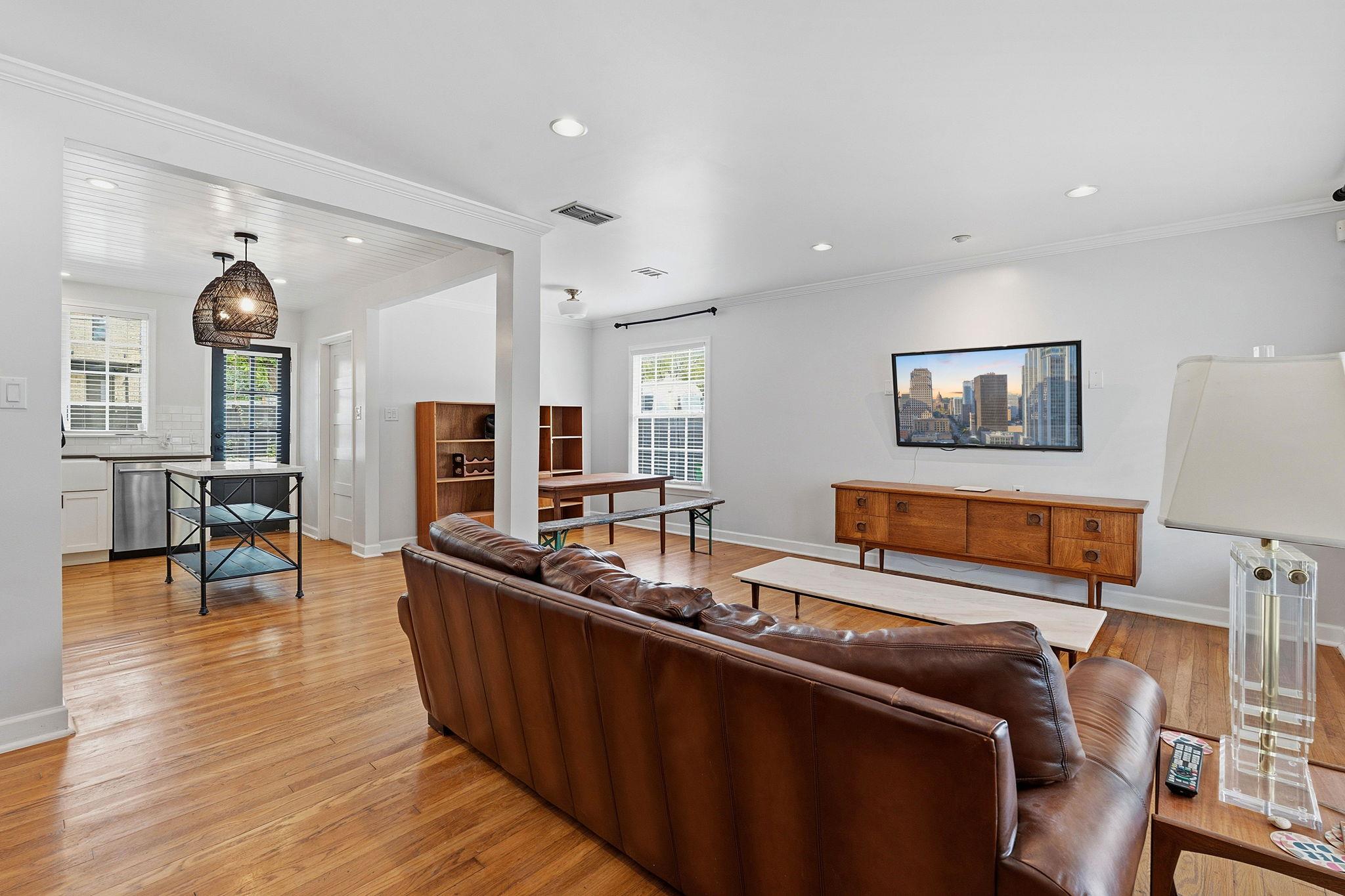 2635 W 45th ST