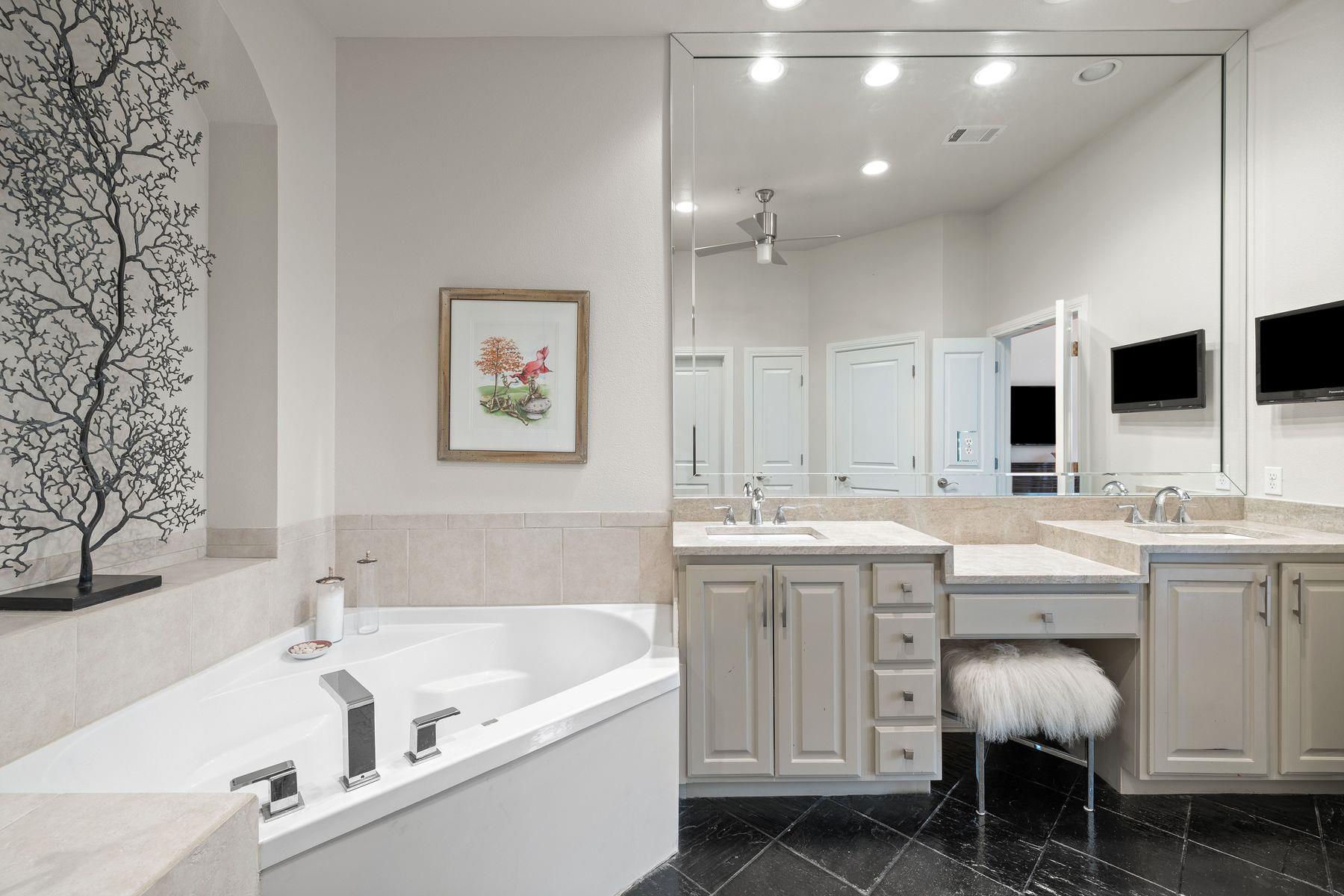 7800 Southwest PKWY # 1112