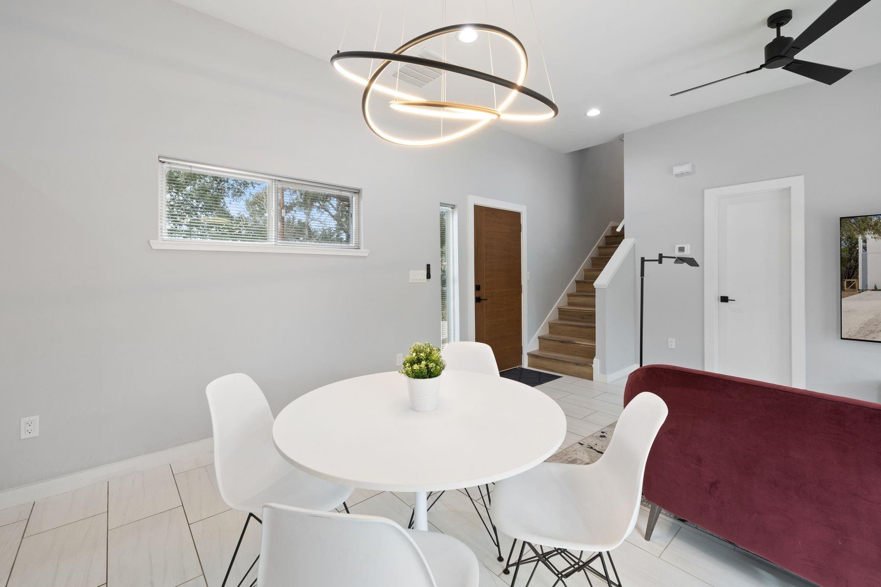 10901 Travis DR