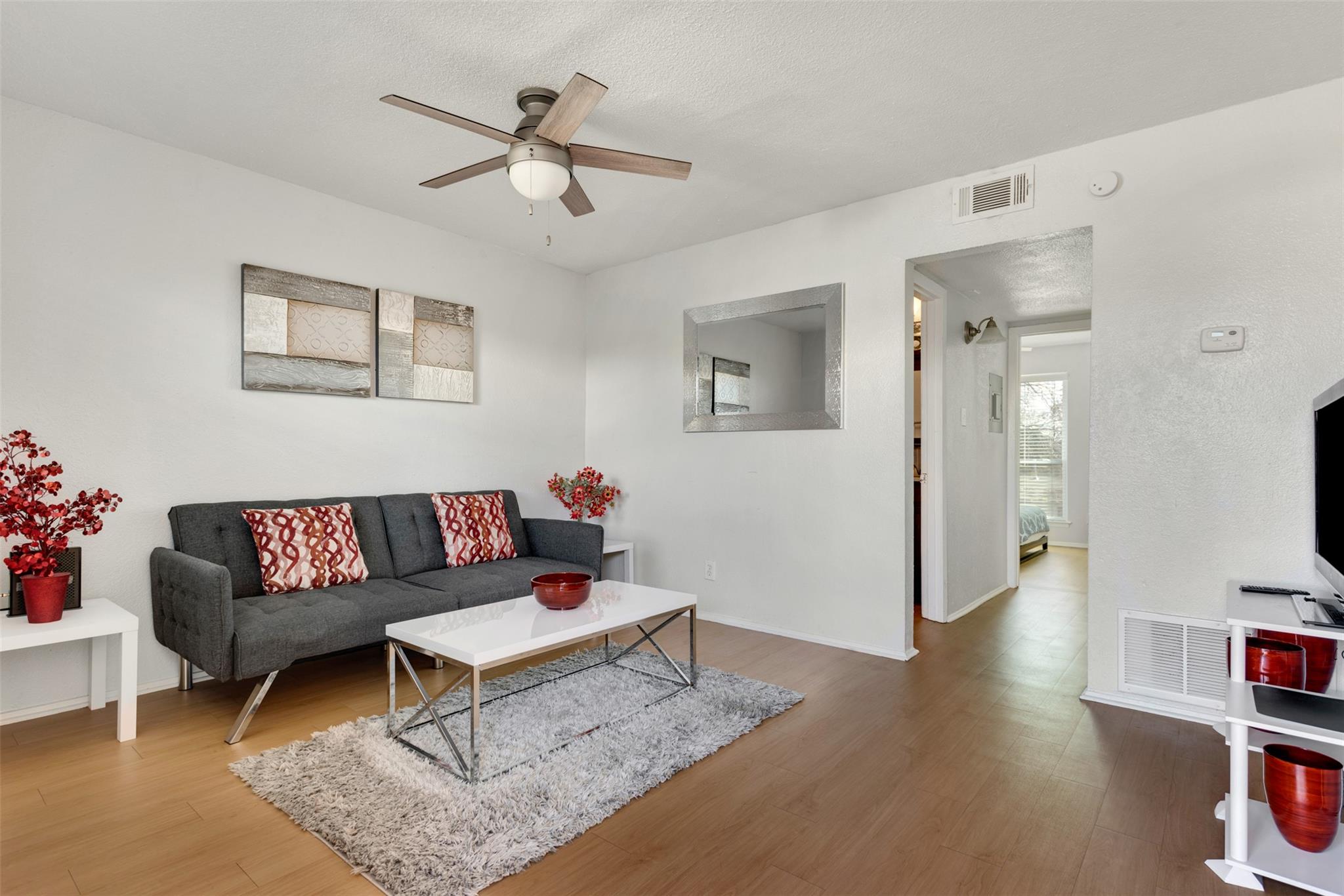 2401 Manor RD # 209