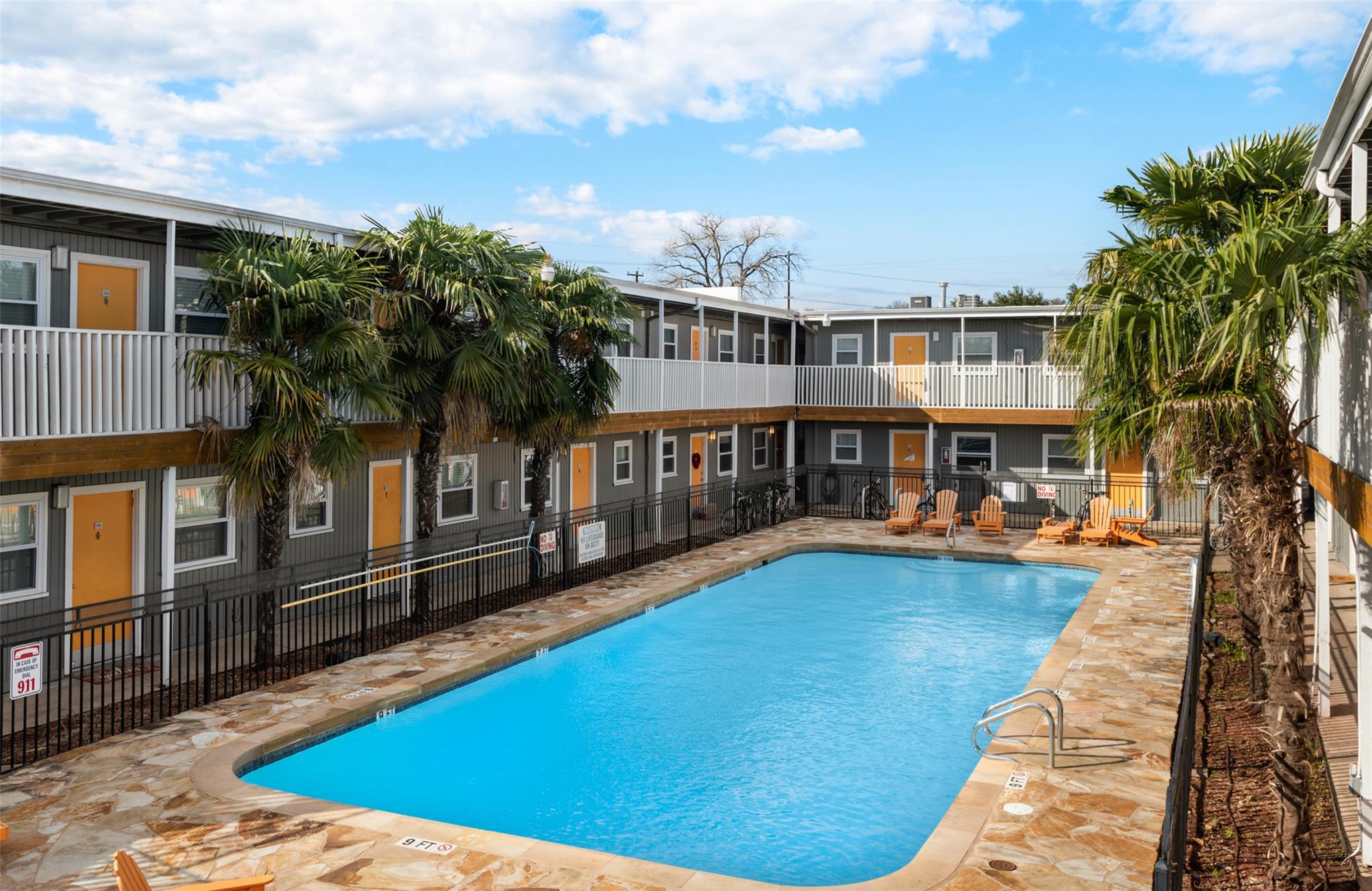 2401 Manor RD # 209