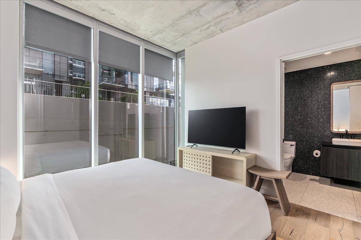 48 East Ave # 1308