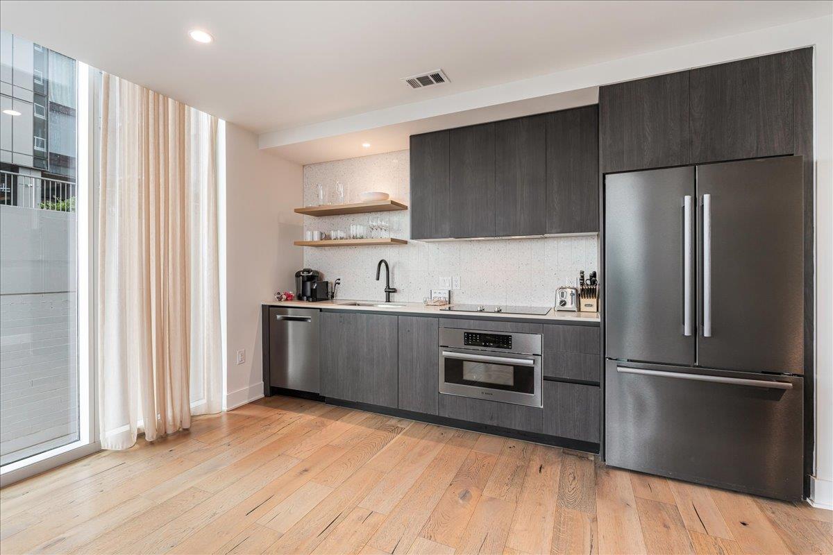 48 East Ave # 1308