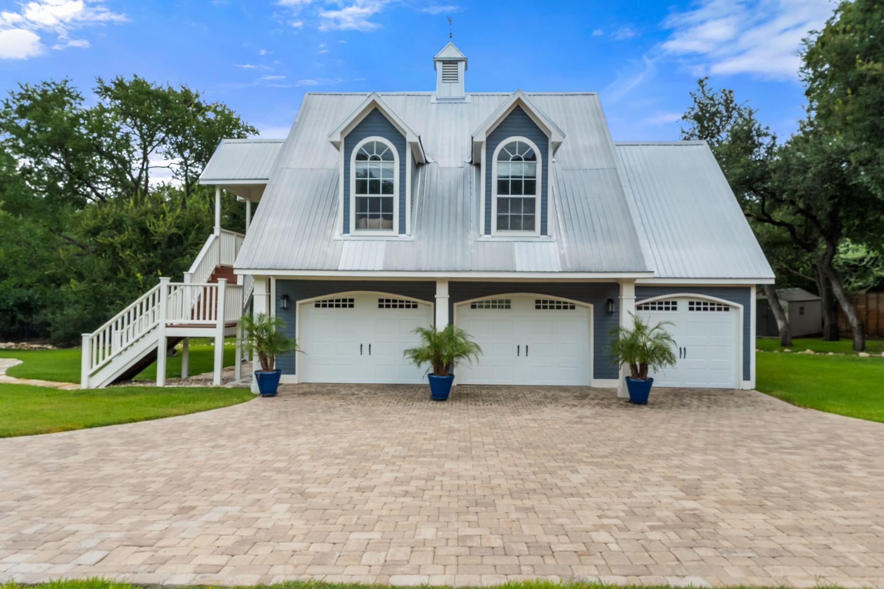2703 De Soto DR