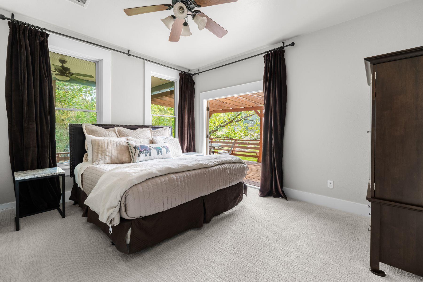 2703 De Soto DR