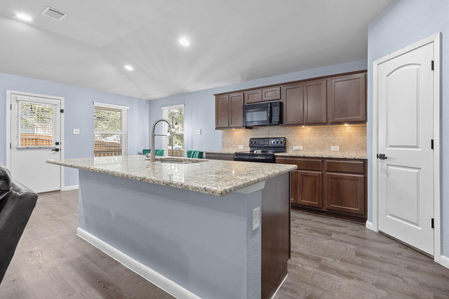 2612 American DR