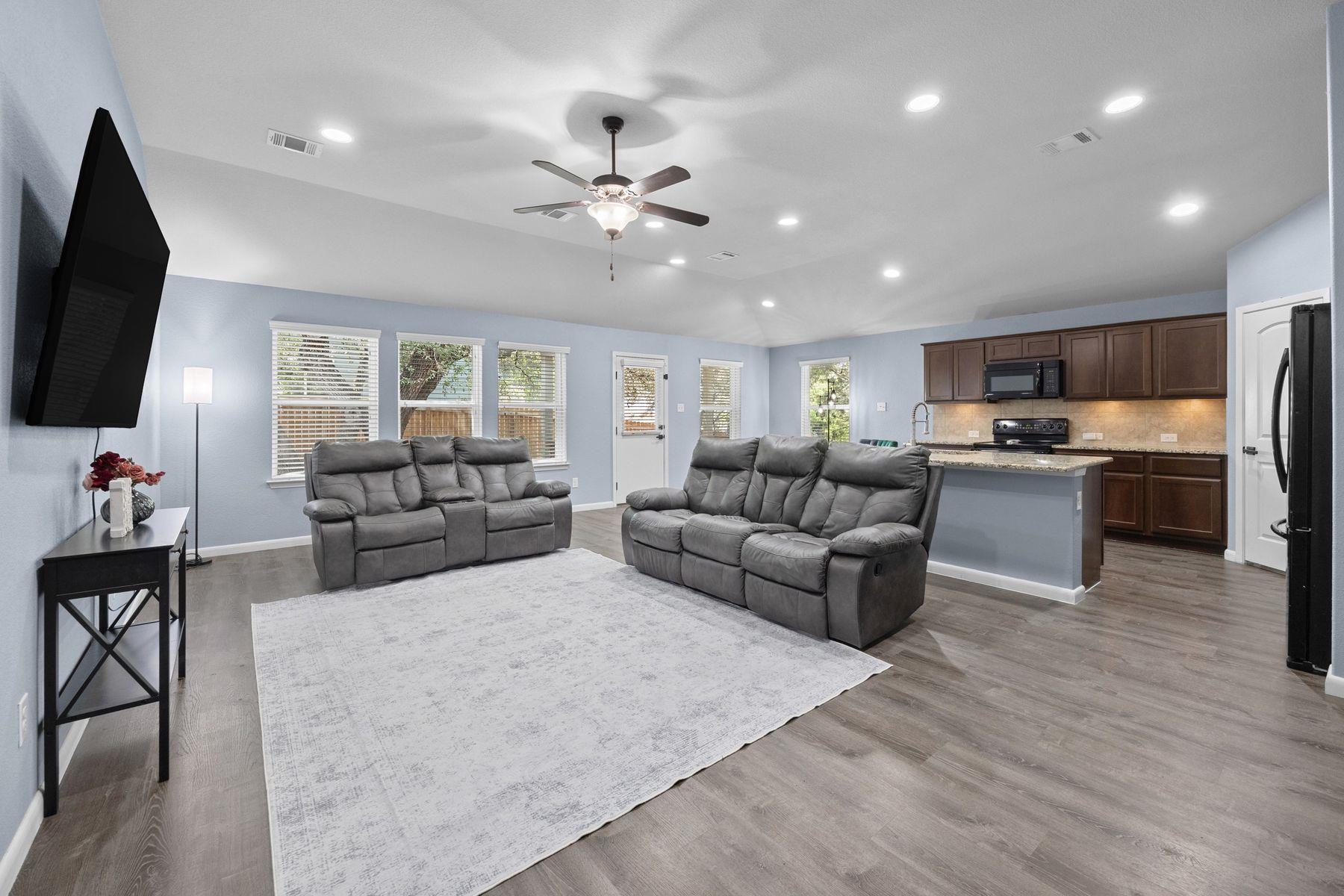 2612 American DR