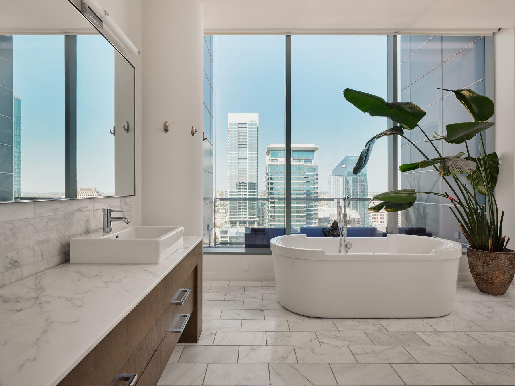210 Lavaca ST # 3504