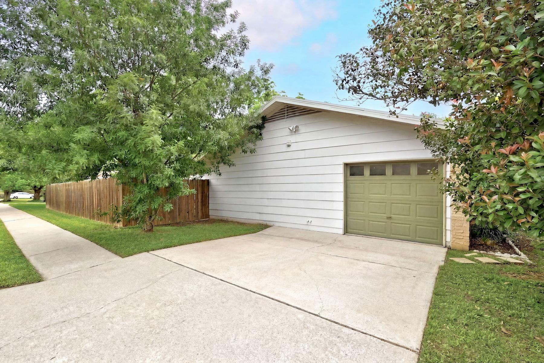 5114 Emerald Forest DR