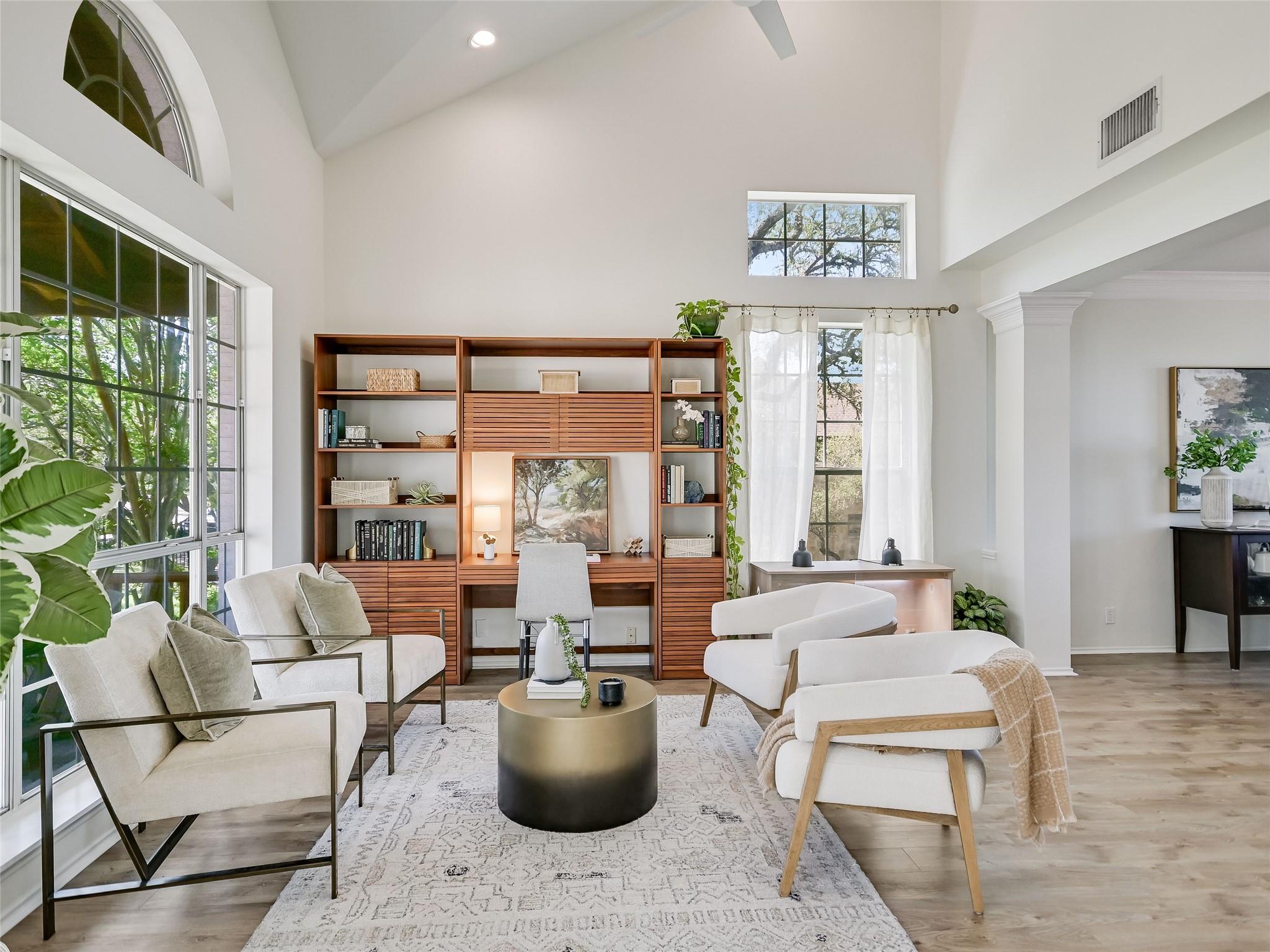303 N Canyonwood DR