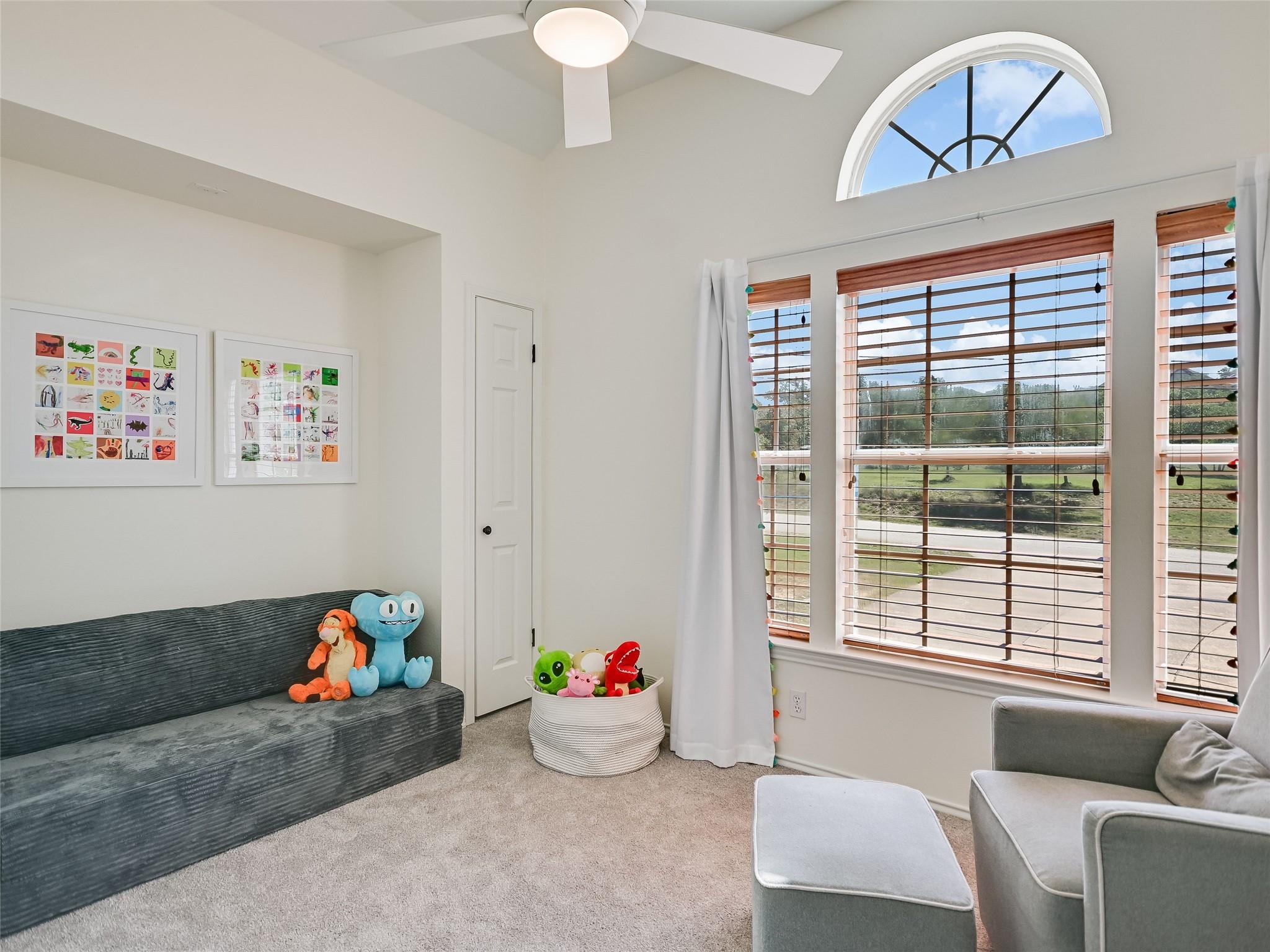 303 N Canyonwood DR