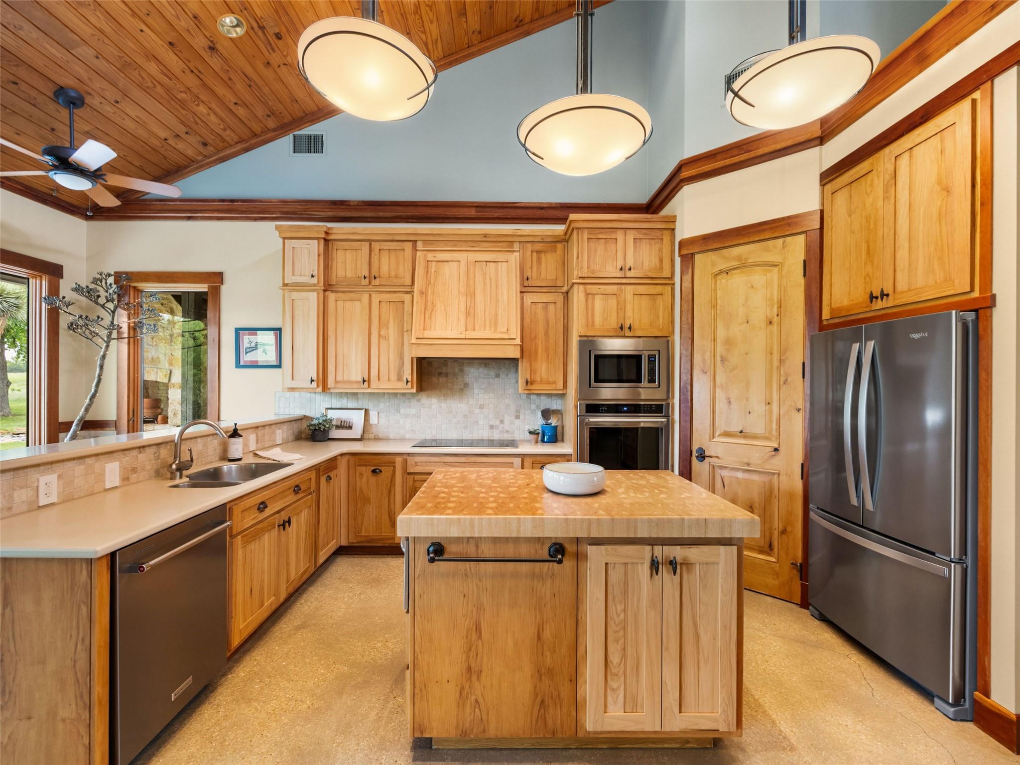 1163 Big Bend LN