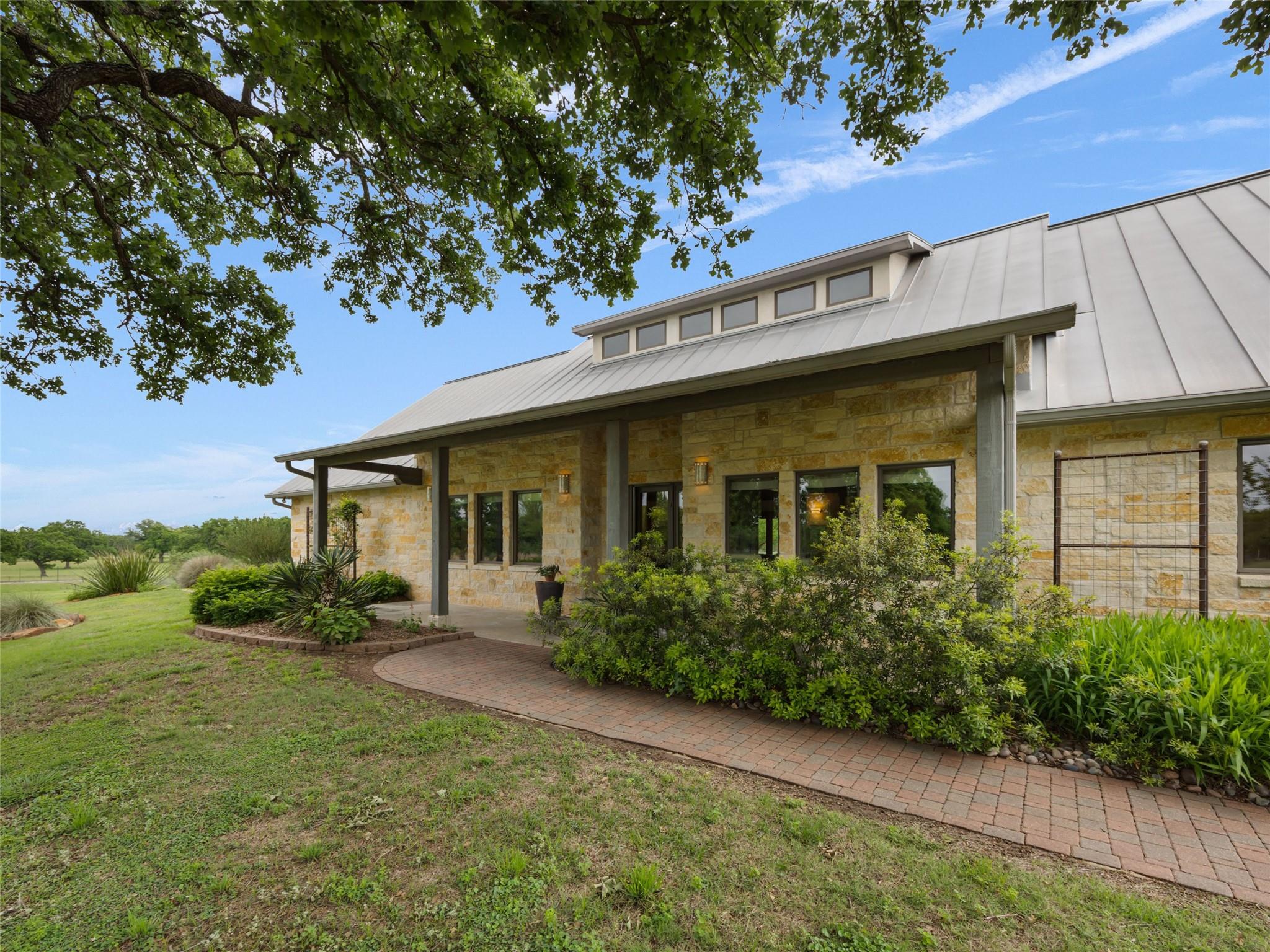 1163 Big Bend LN