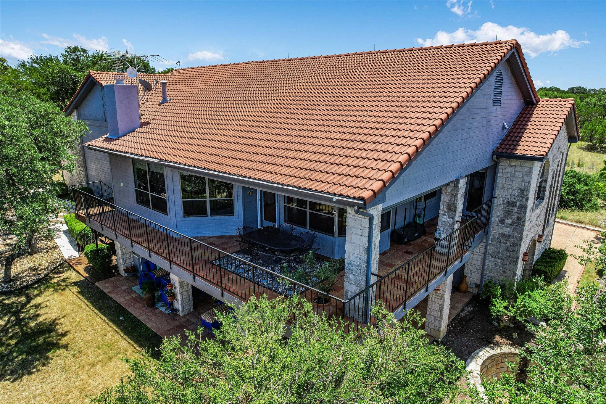 1311 Clayton Nolen DR