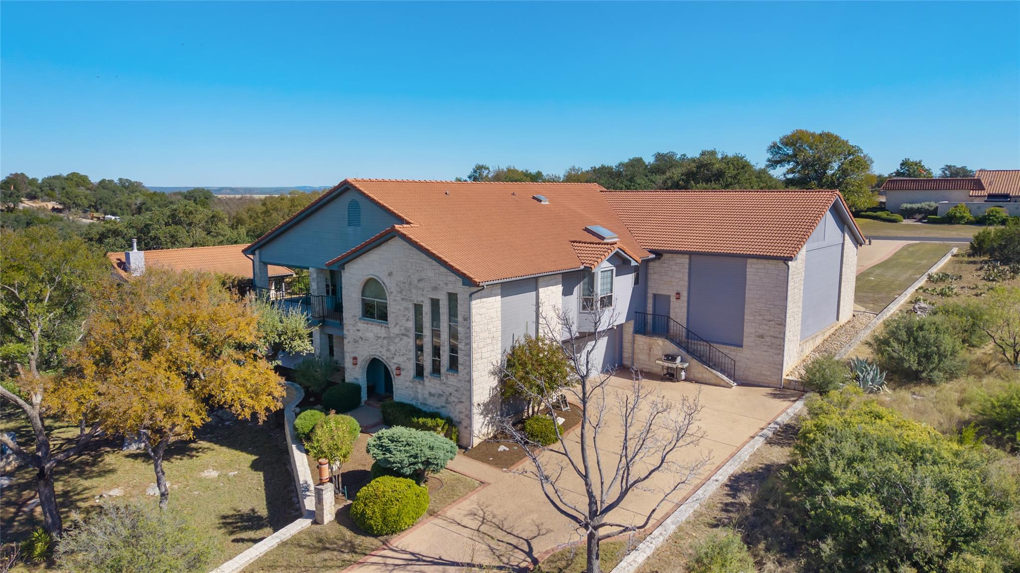 1311 Clayton Nolen DR