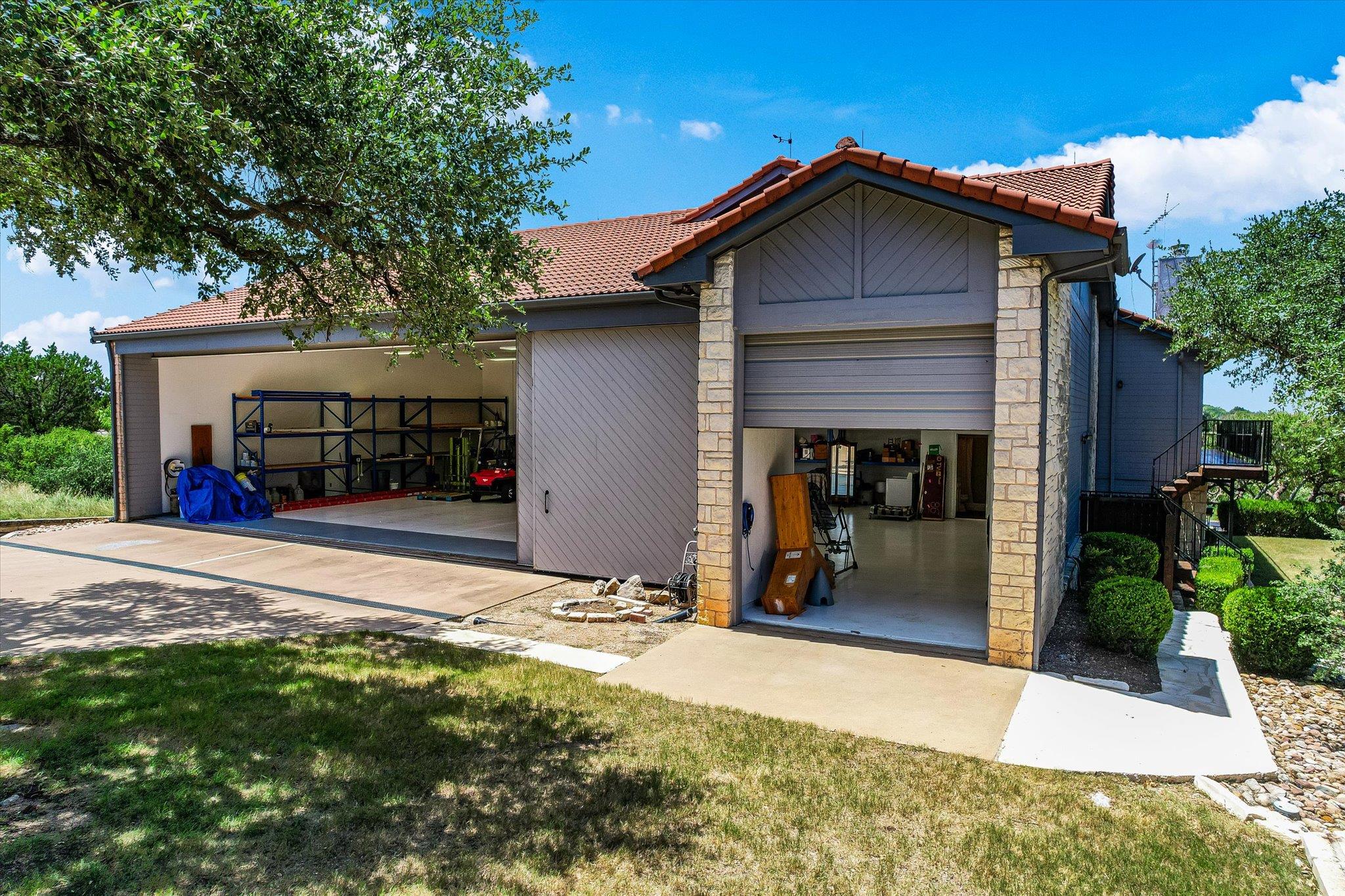 1311 Clayton Nolen DR