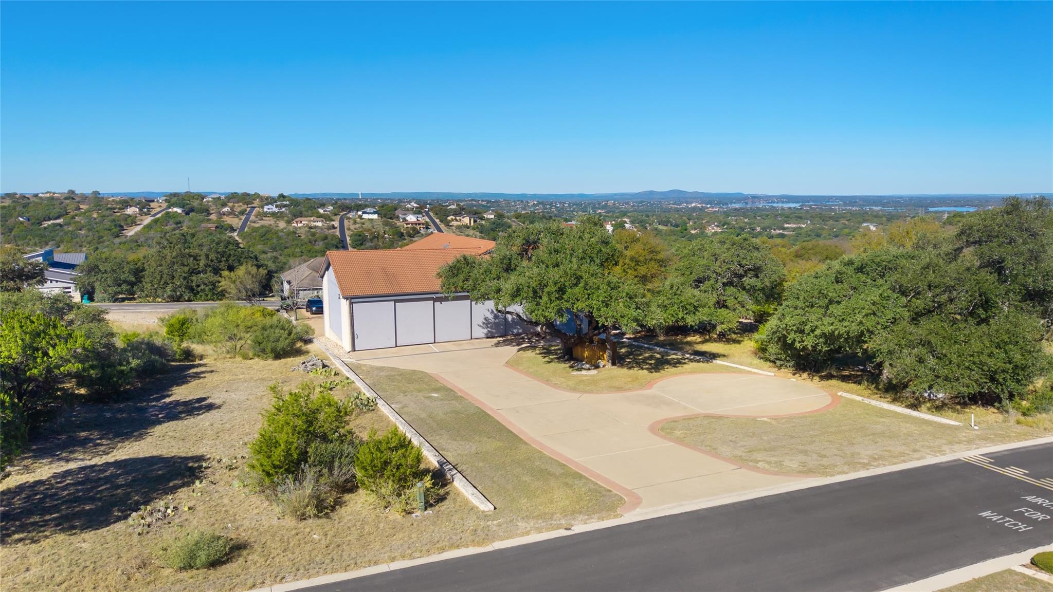 1311 Clayton Nolen DR