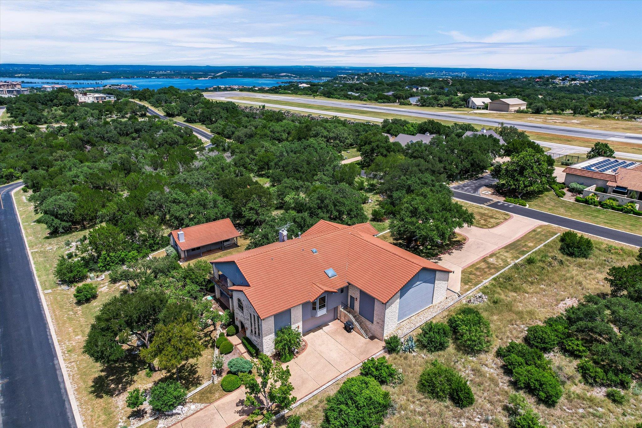 1311 Clayton Nolen DR