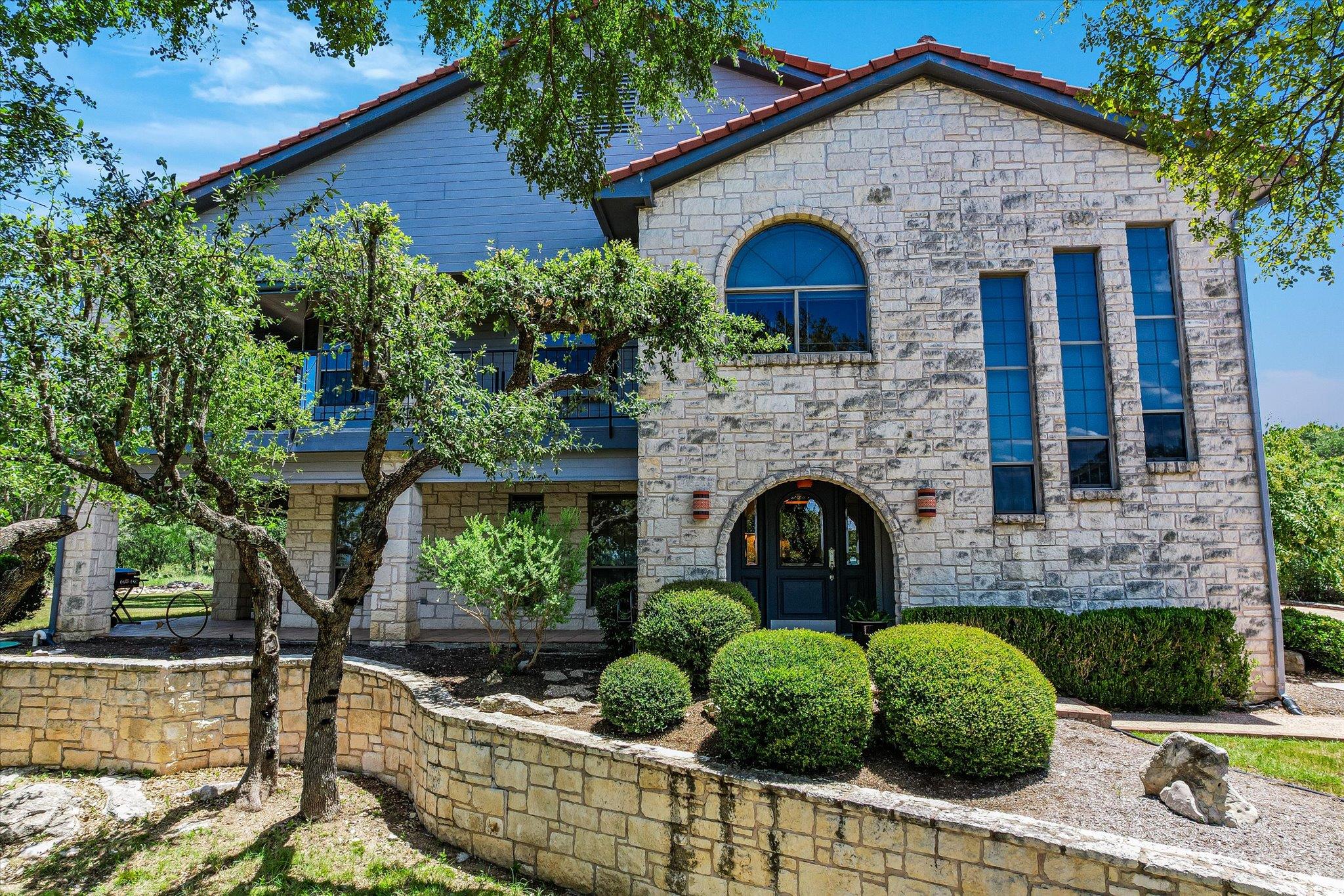 1311 Clayton Nolen DR
