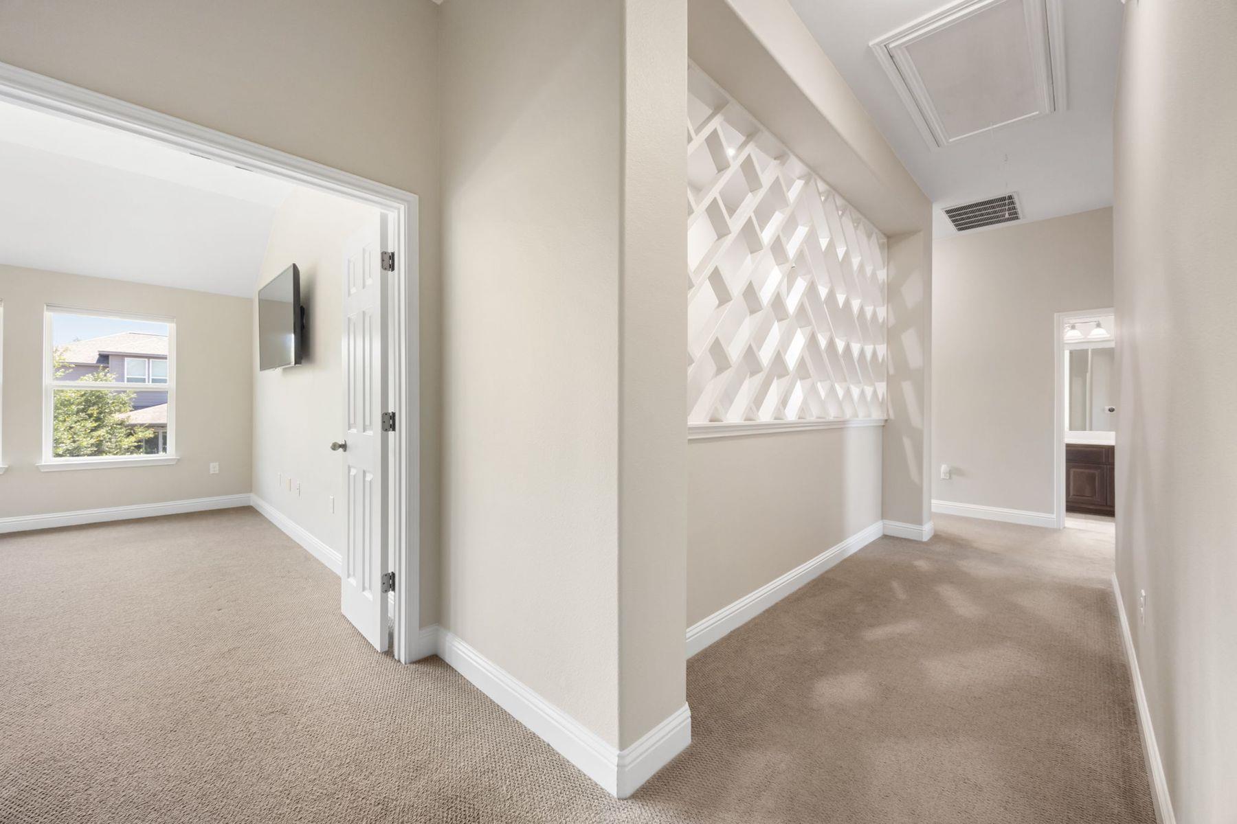 5221 Rain Lily DR