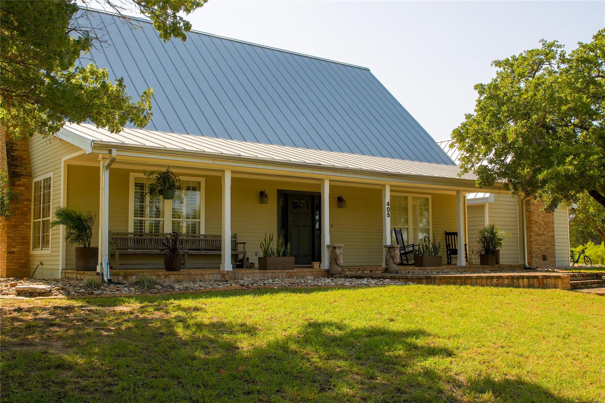 405 Frederick RD