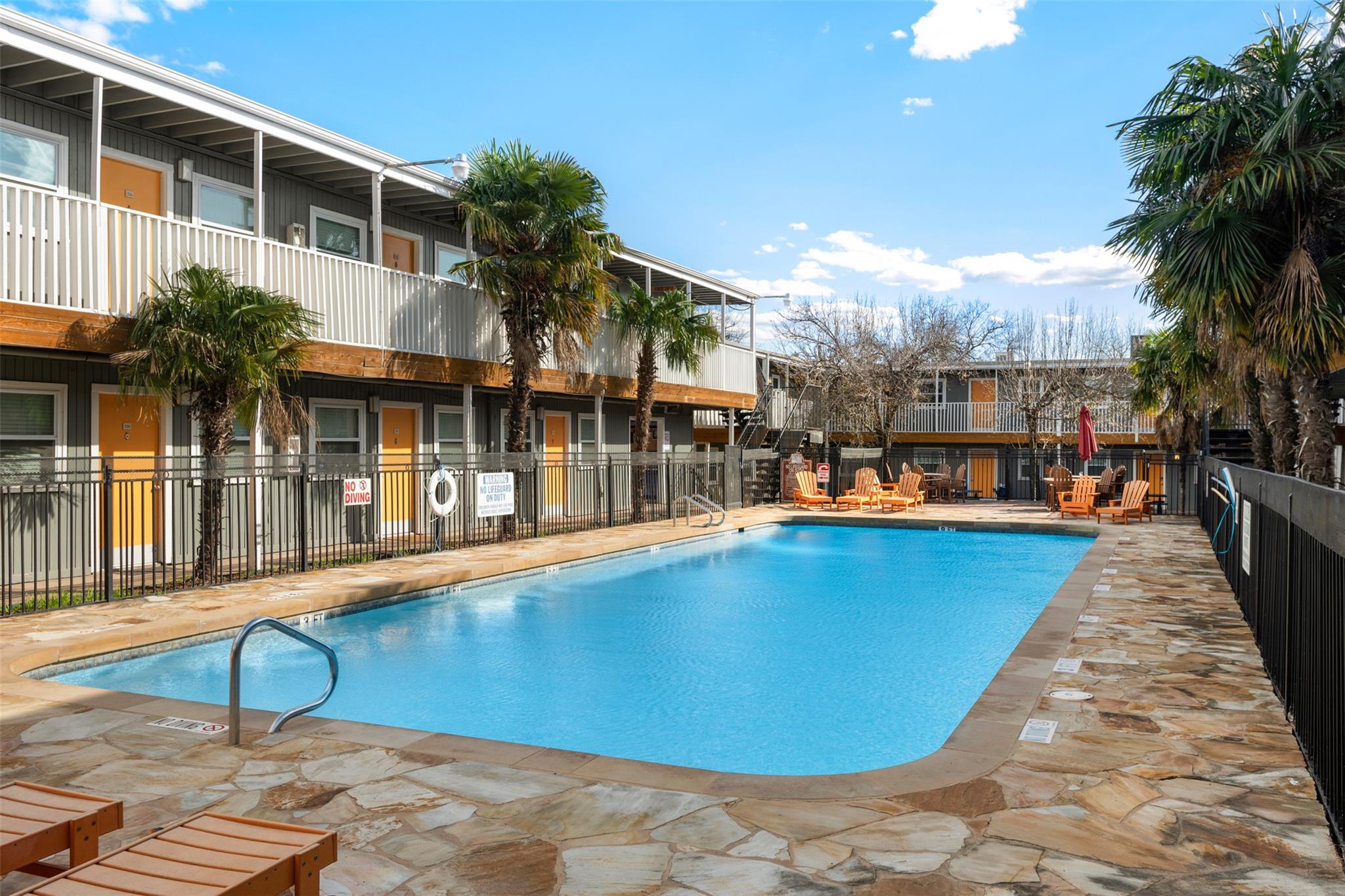 2401 Manor RD # 209