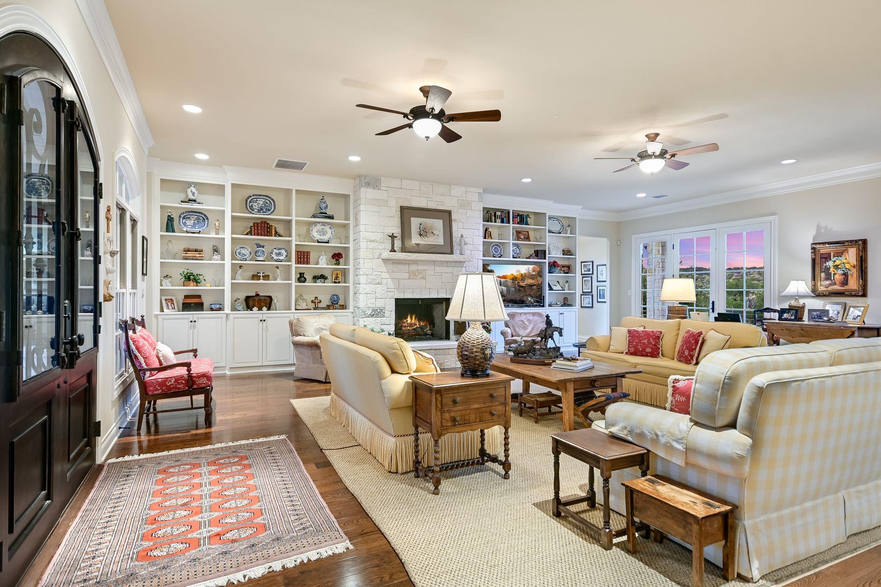 3004 Travis Lakeside DR
