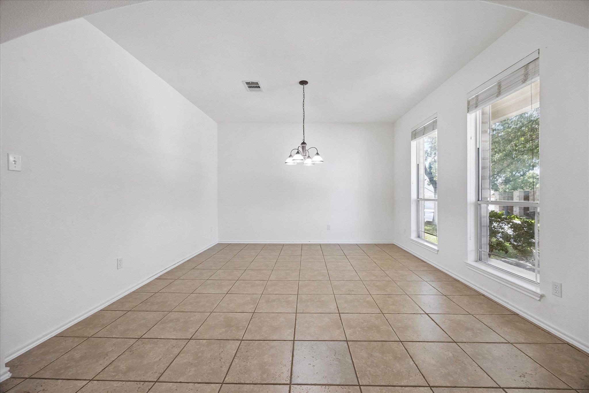 43 White Magnolia CIR