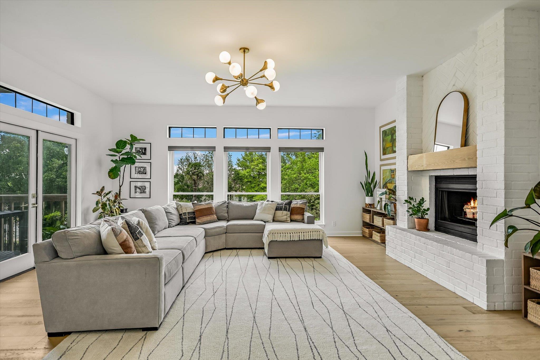 621 Peterson LN