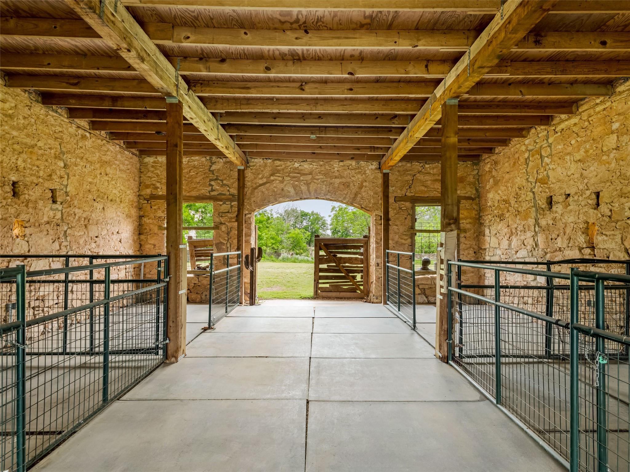426 E Ranch Road 962 East