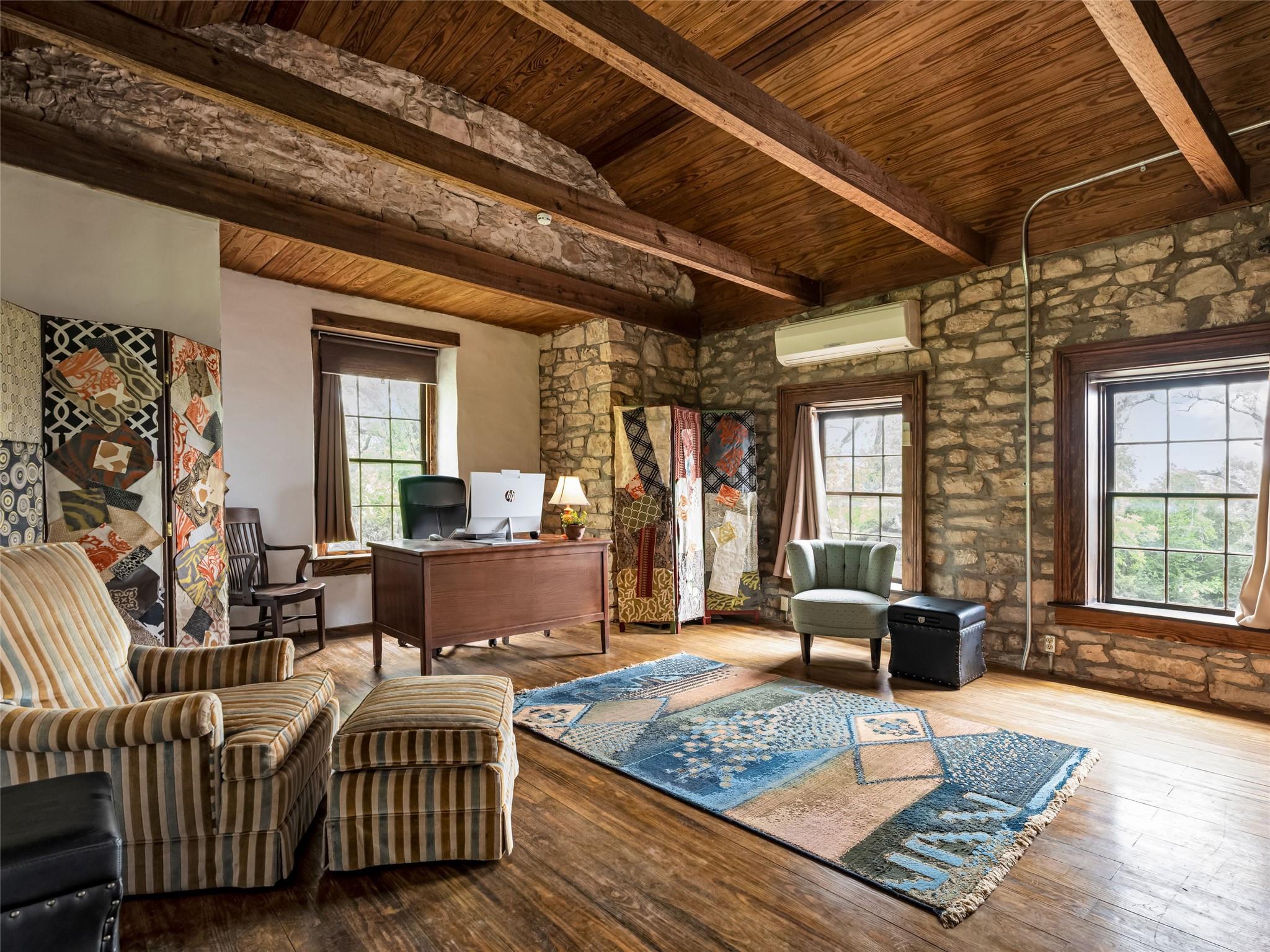 426 E Ranch Road 962 East