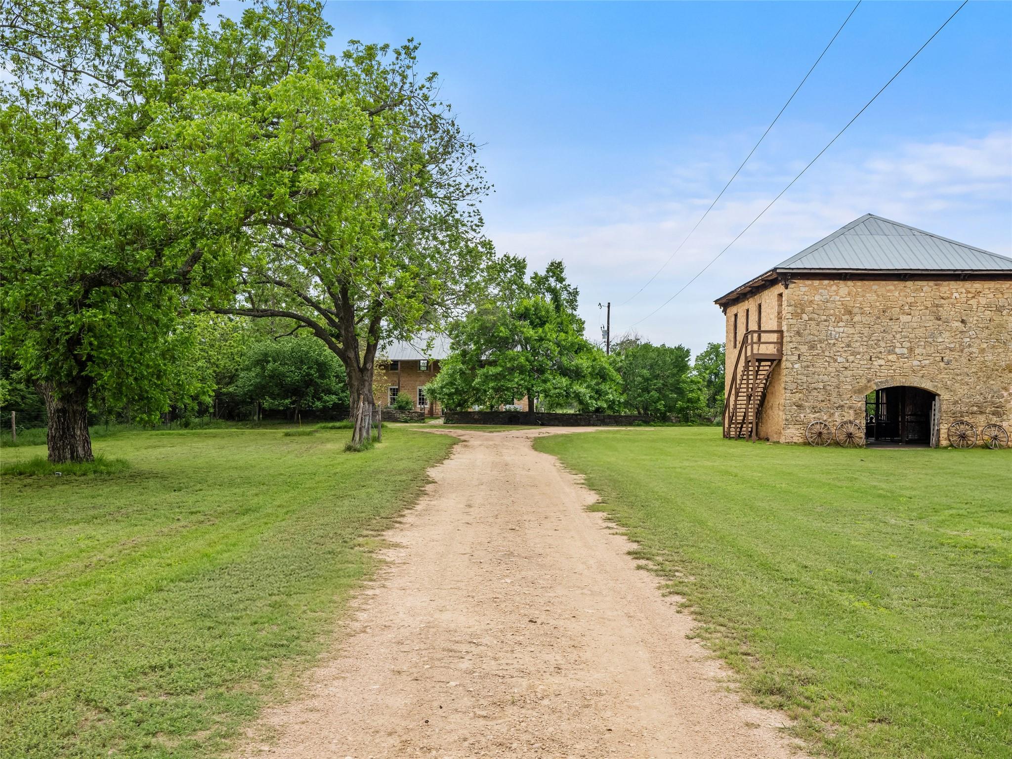 426 E Ranch Road 962 East
