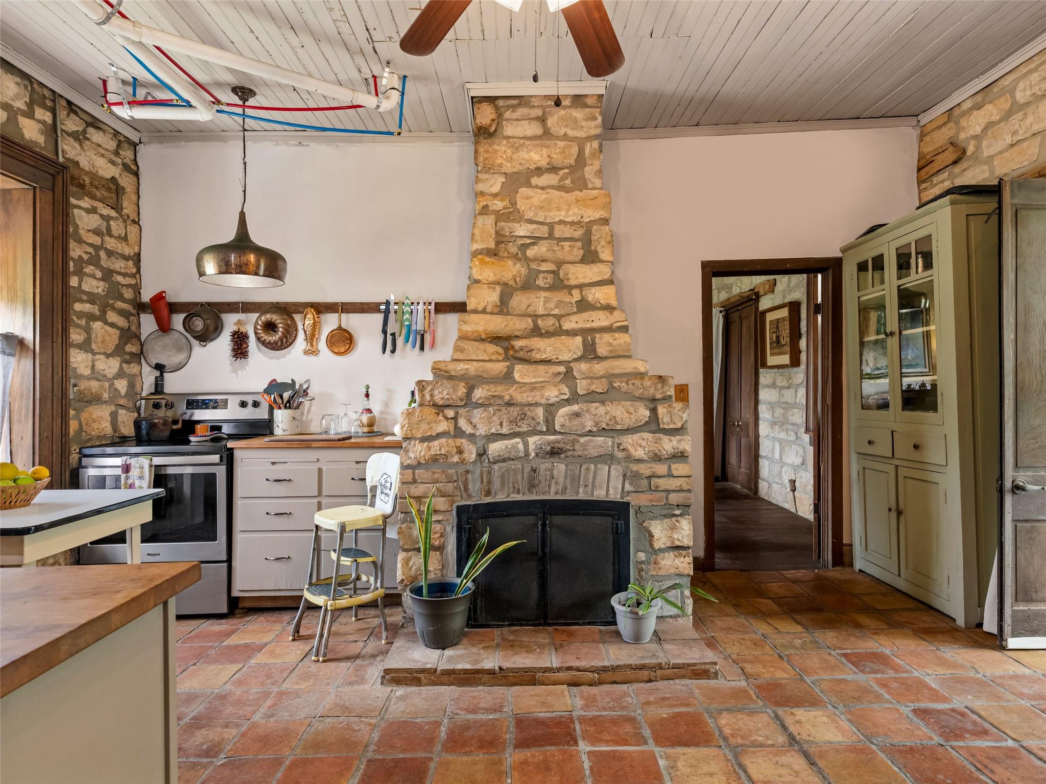 426 E Ranch Road 962 East