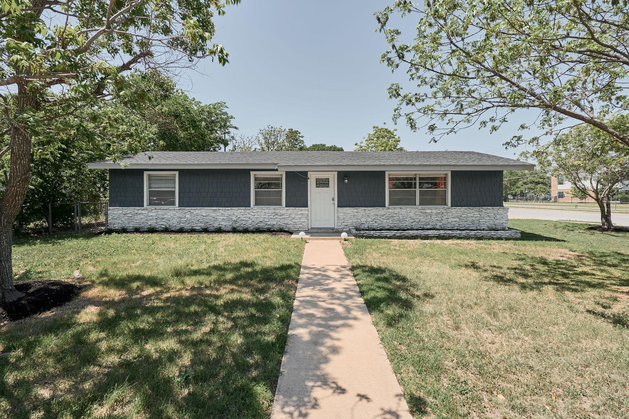7706 Delafield LN