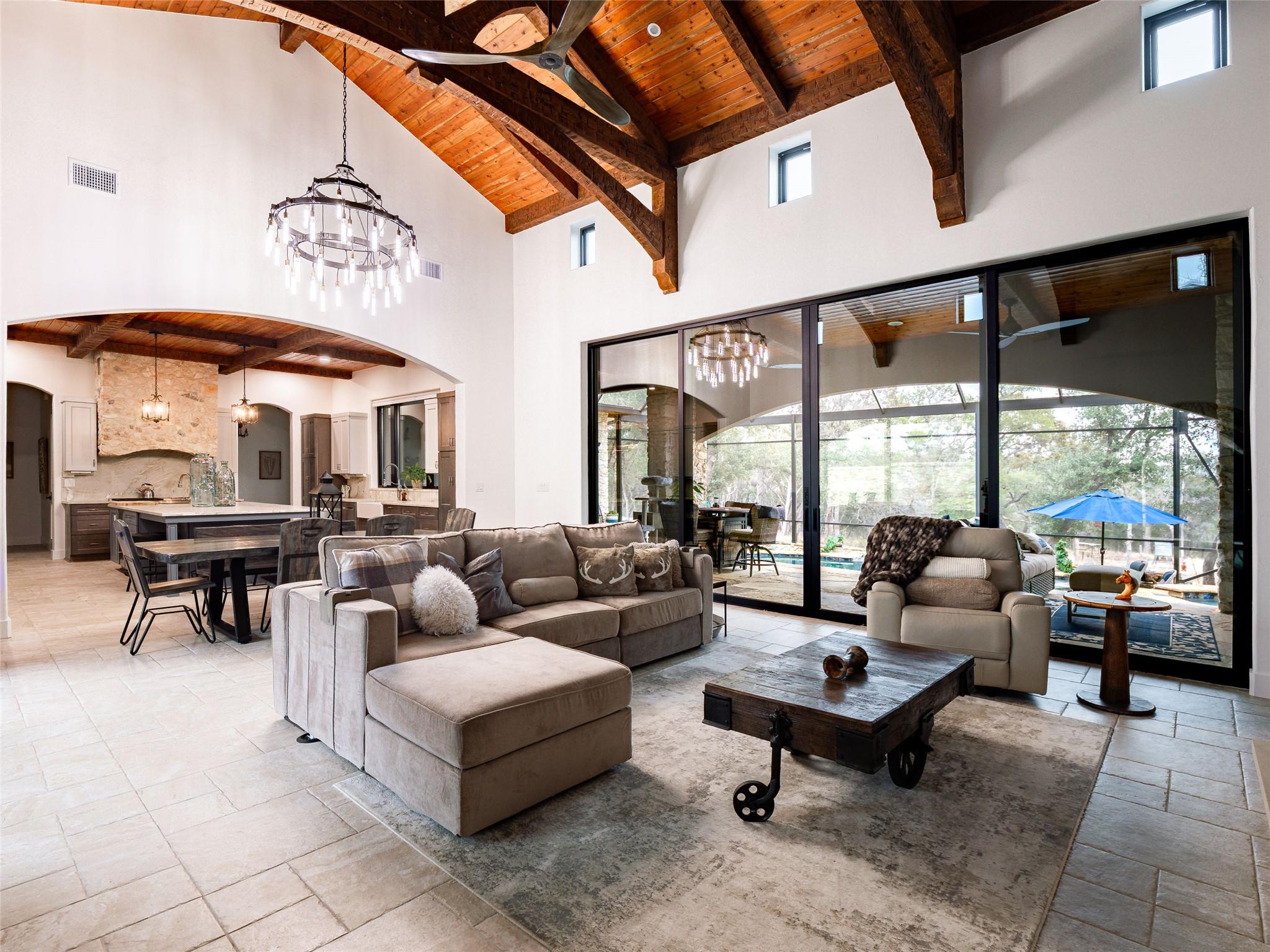 435 Gardenia DR