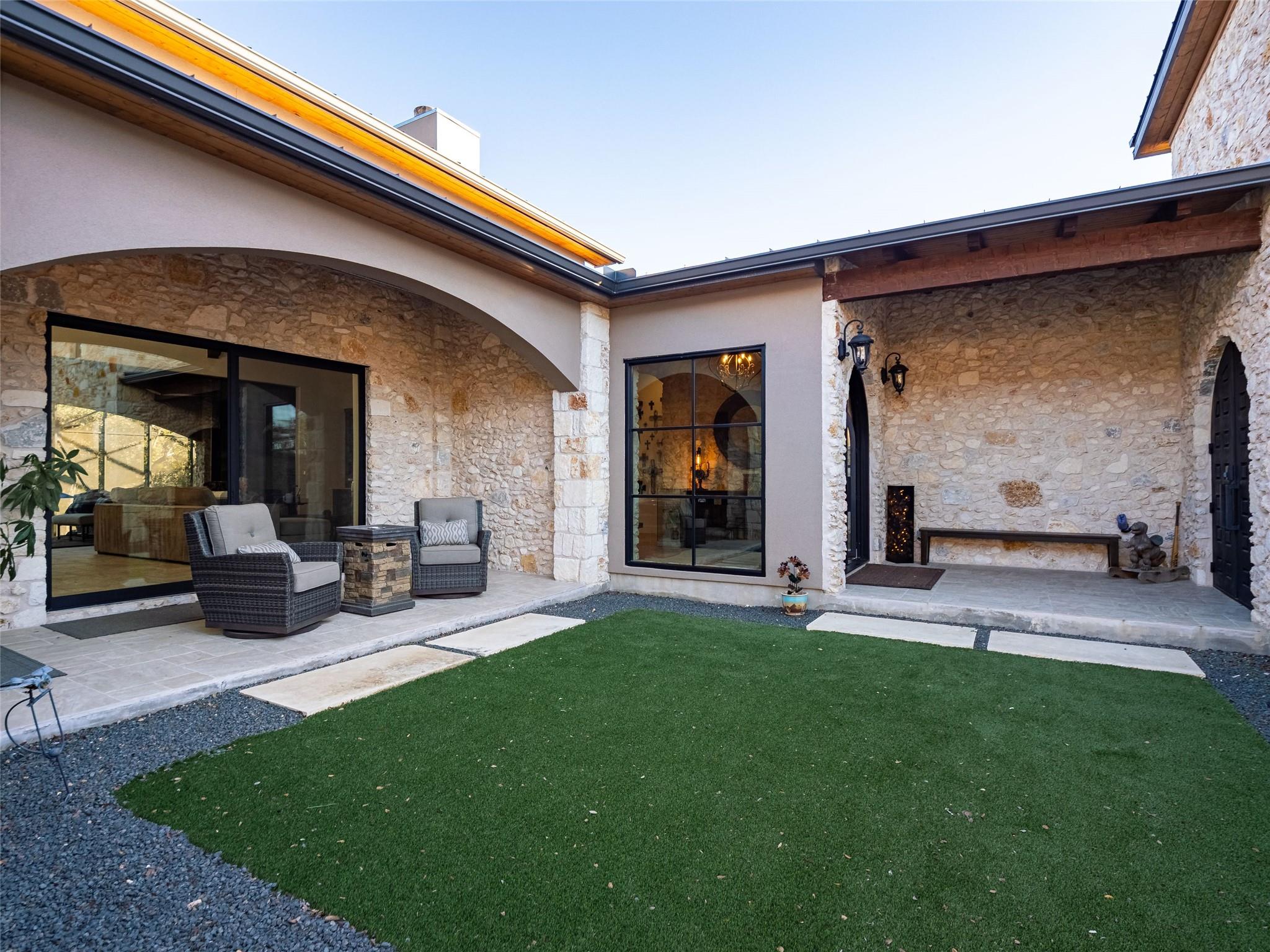 435 Gardenia DR