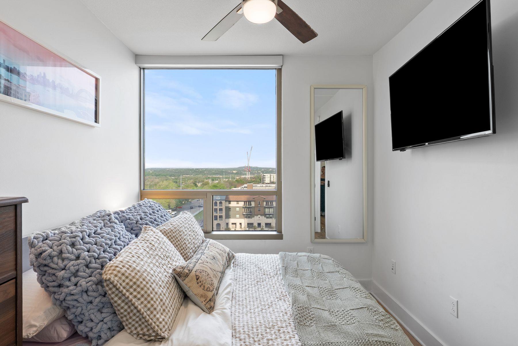 300 Bowie ST # 1006