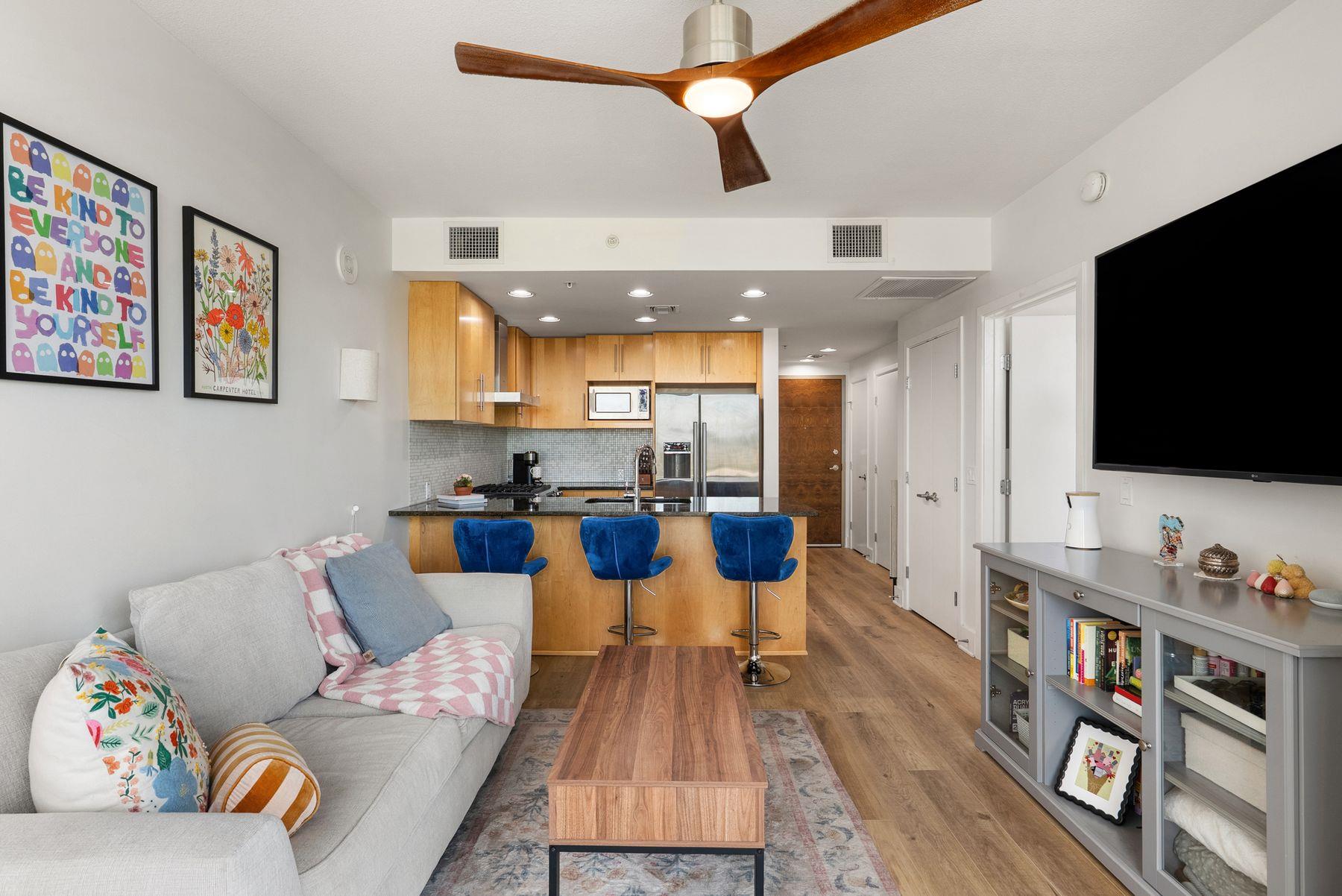 300 Bowie ST # 1006