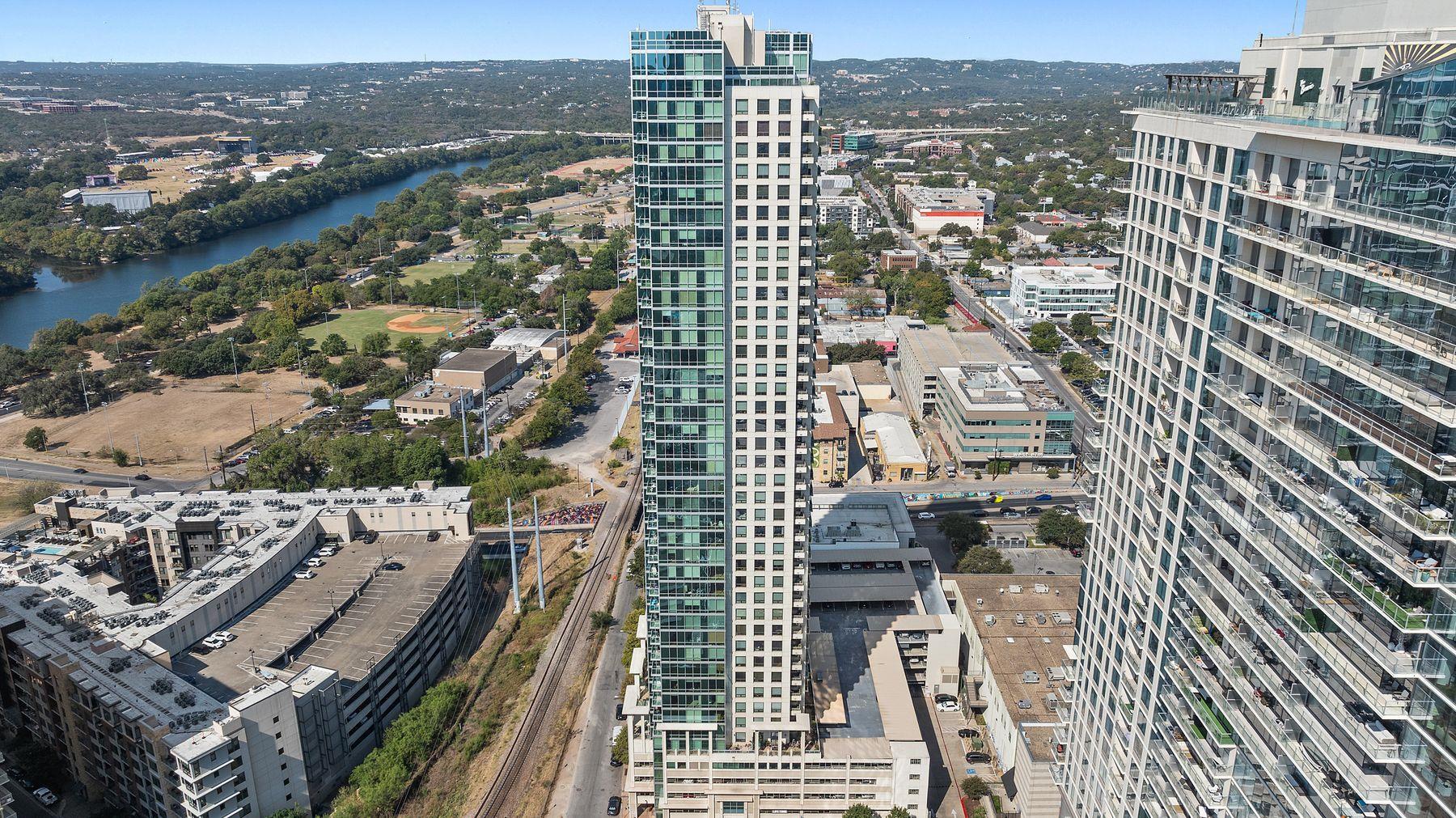 300 Bowie ST # 1006