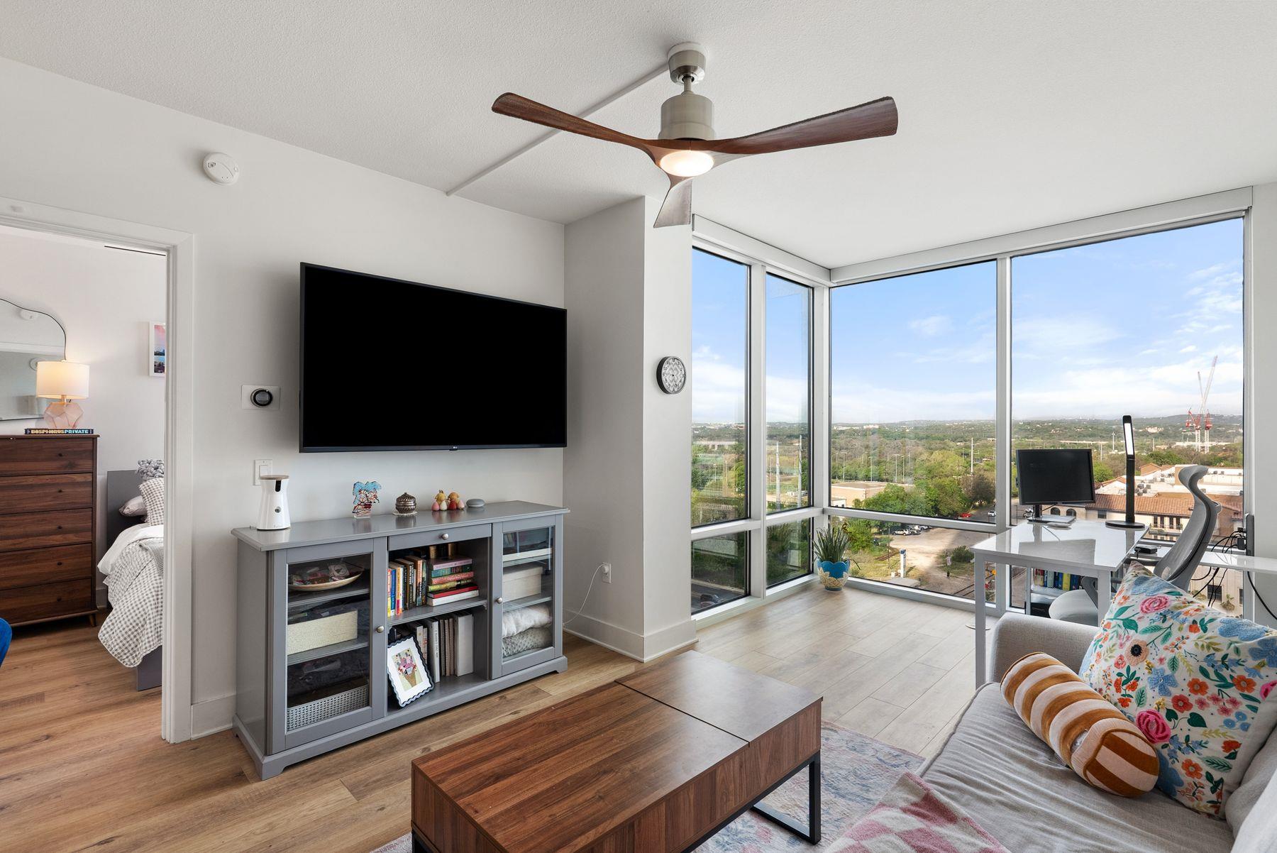 300 Bowie ST # 1006
